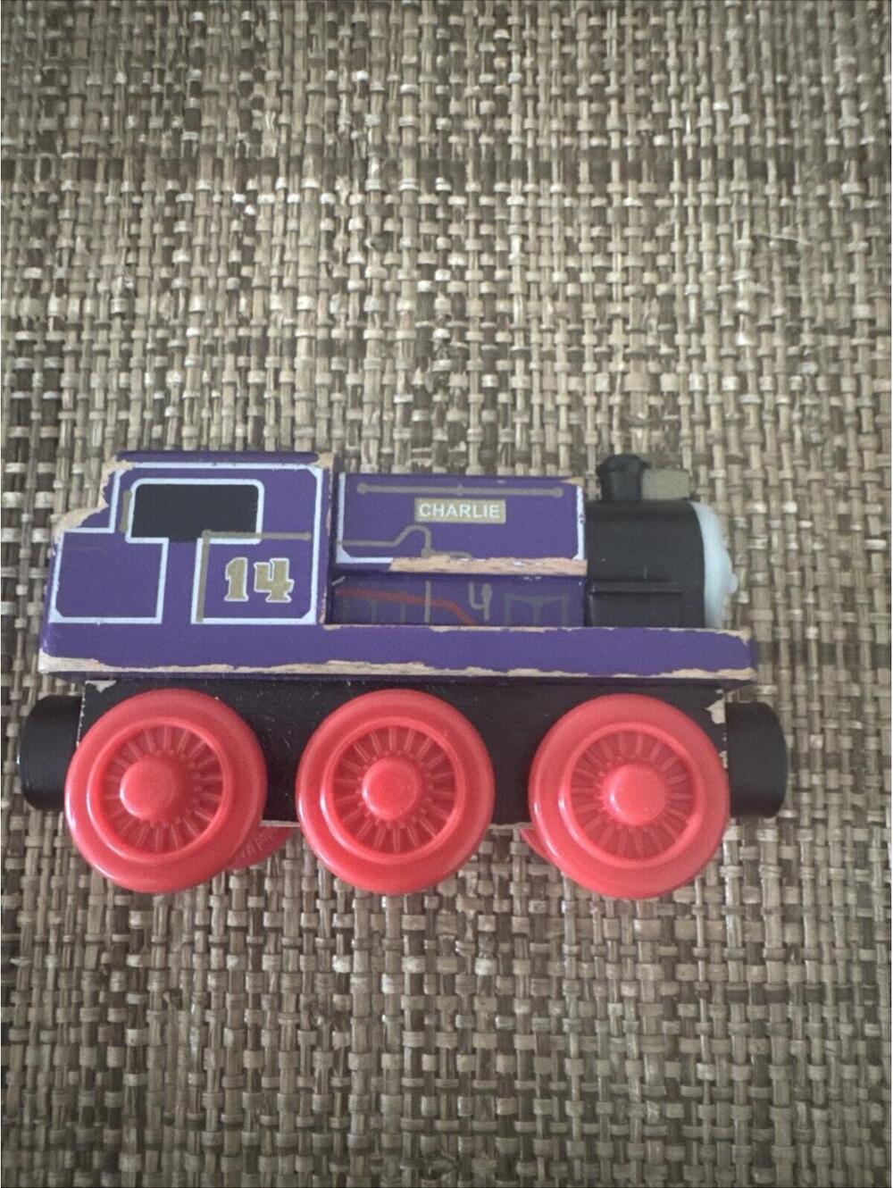 CHARLIE  ! THOMAS FRIENDS TRAIN WOODEN PURPLE 2003 Learning Curve